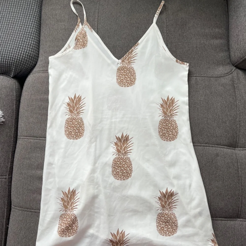 Multiple dresses - Picture 5 of 12